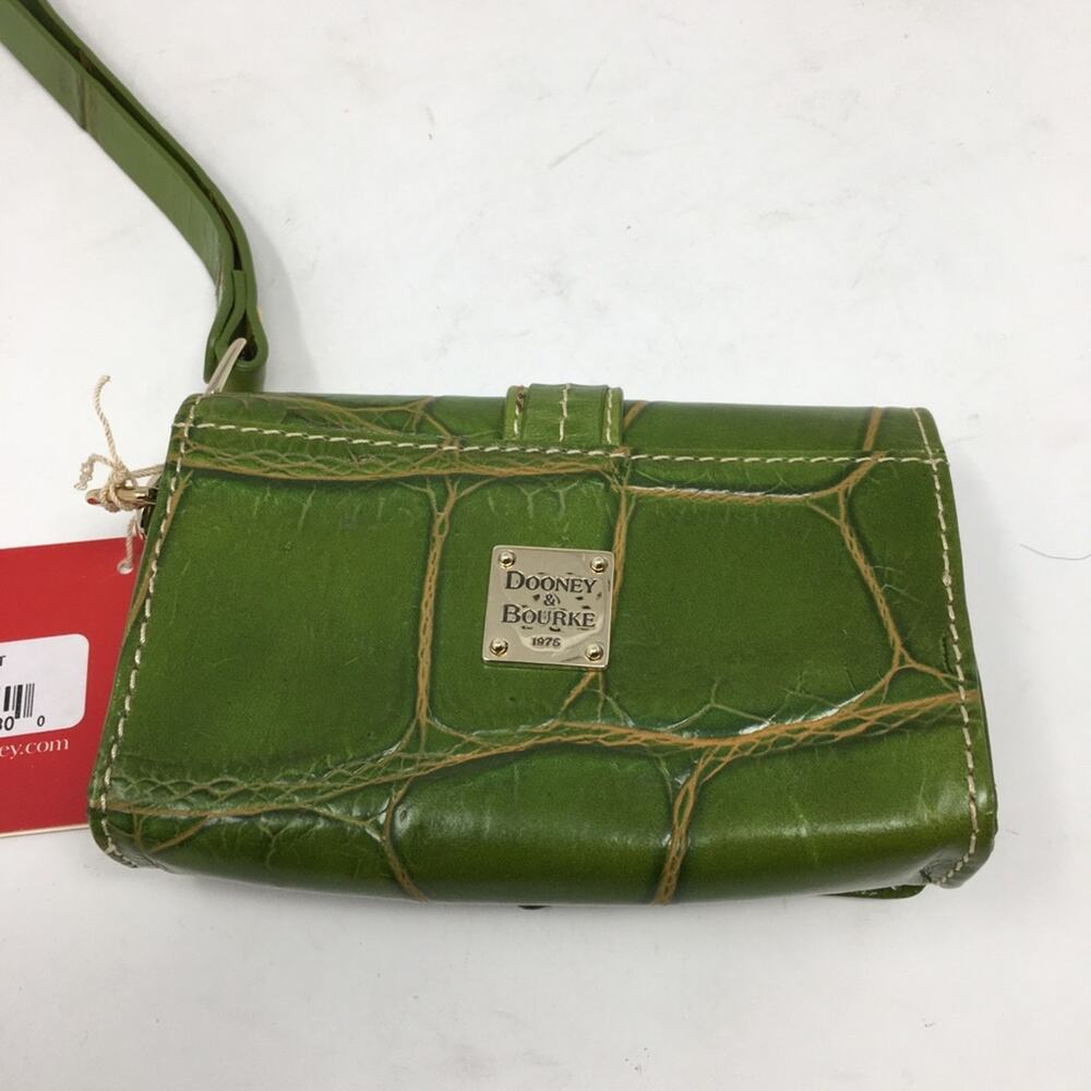 Dooney & Bourke Green Croco Wristlet NWT - Picture 4 of 8